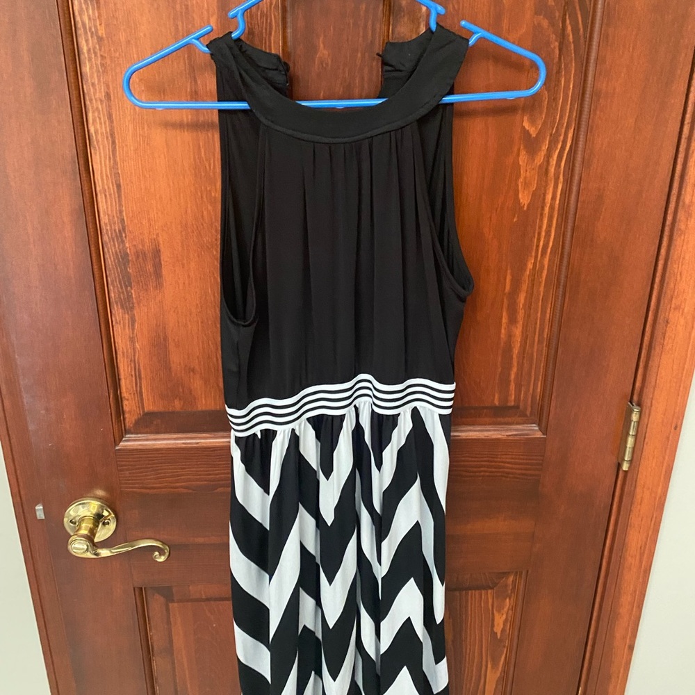 Long black and white maxi dress